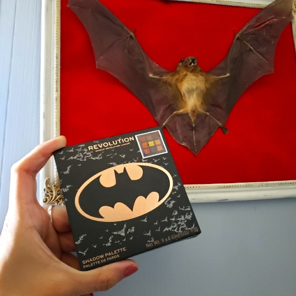 Makeup Revolution - Batman Eyeshadow Palette - Picture 5 of 5